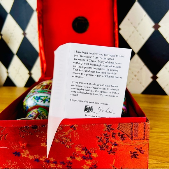 Rose Medallion Vase Pair Porcelain Hand-Painted w/ Stands & Red Presentation Box - Picture 13 of 14